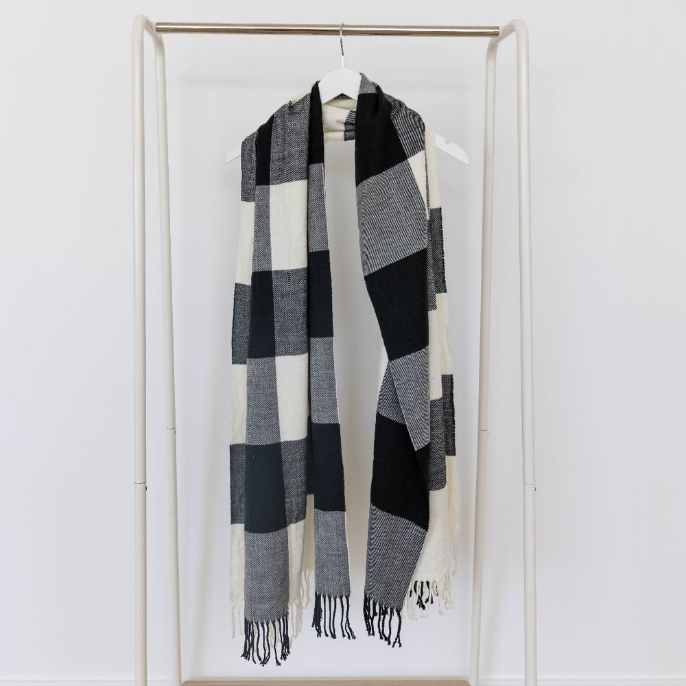 Gap Black and White Large Check Scarf